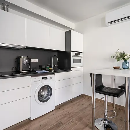 Everwood With Ac Budapest